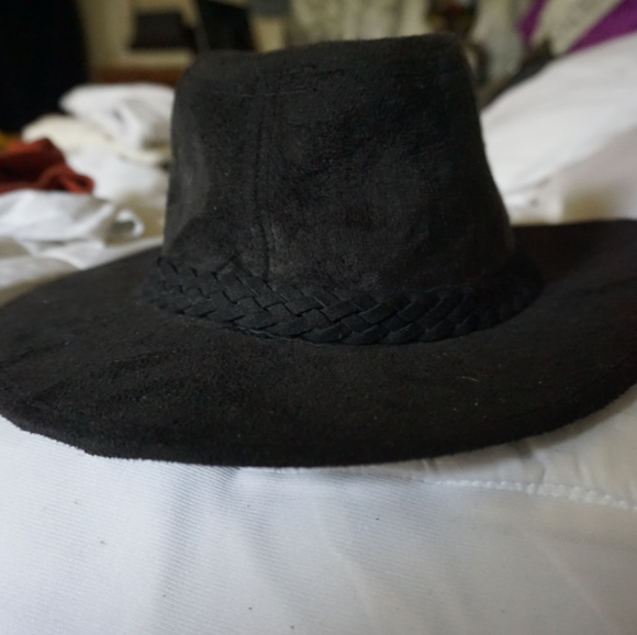 Hat - Picture 2 of 3